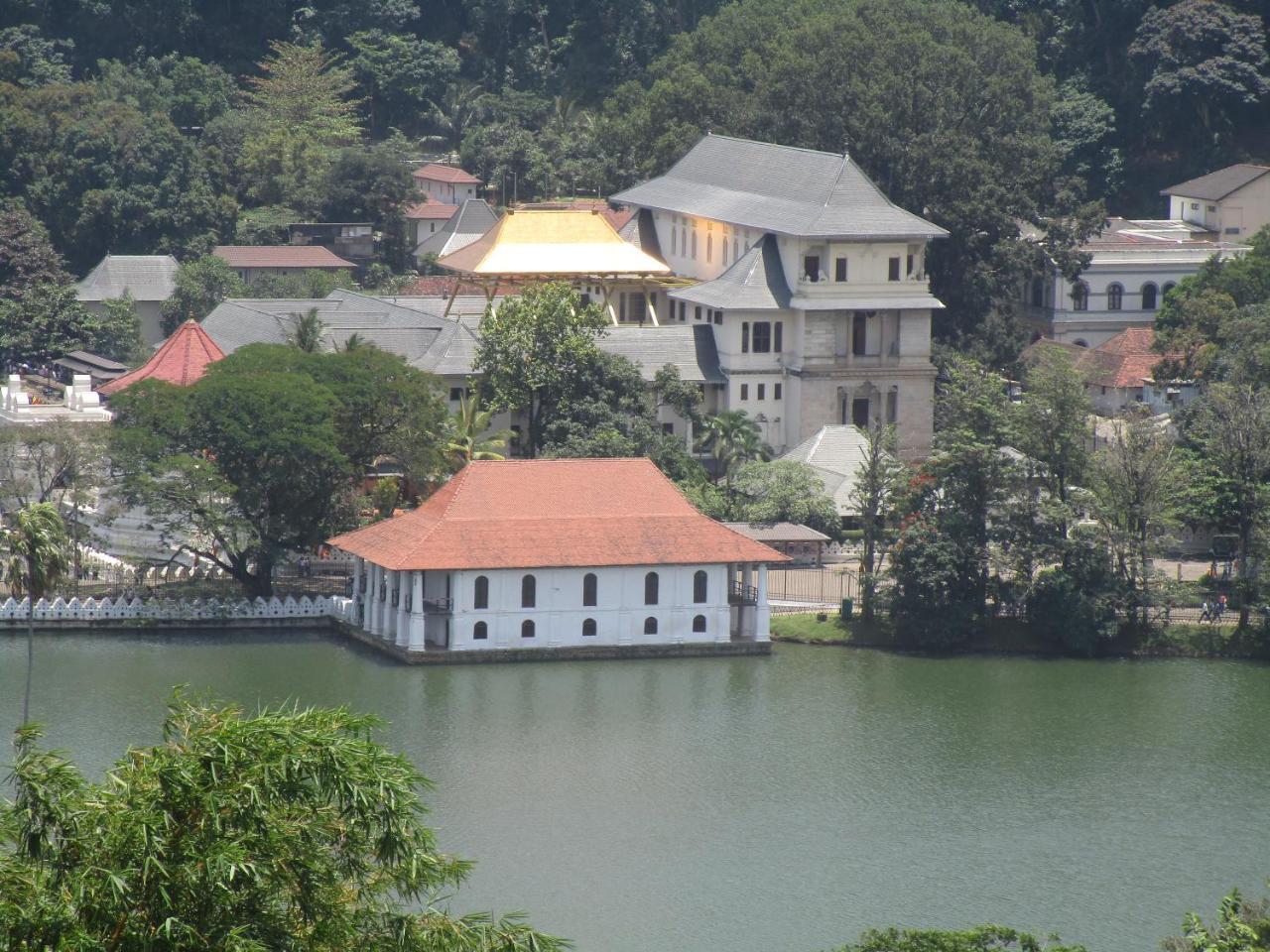 New Nethmi Villa Kandy Exterior foto