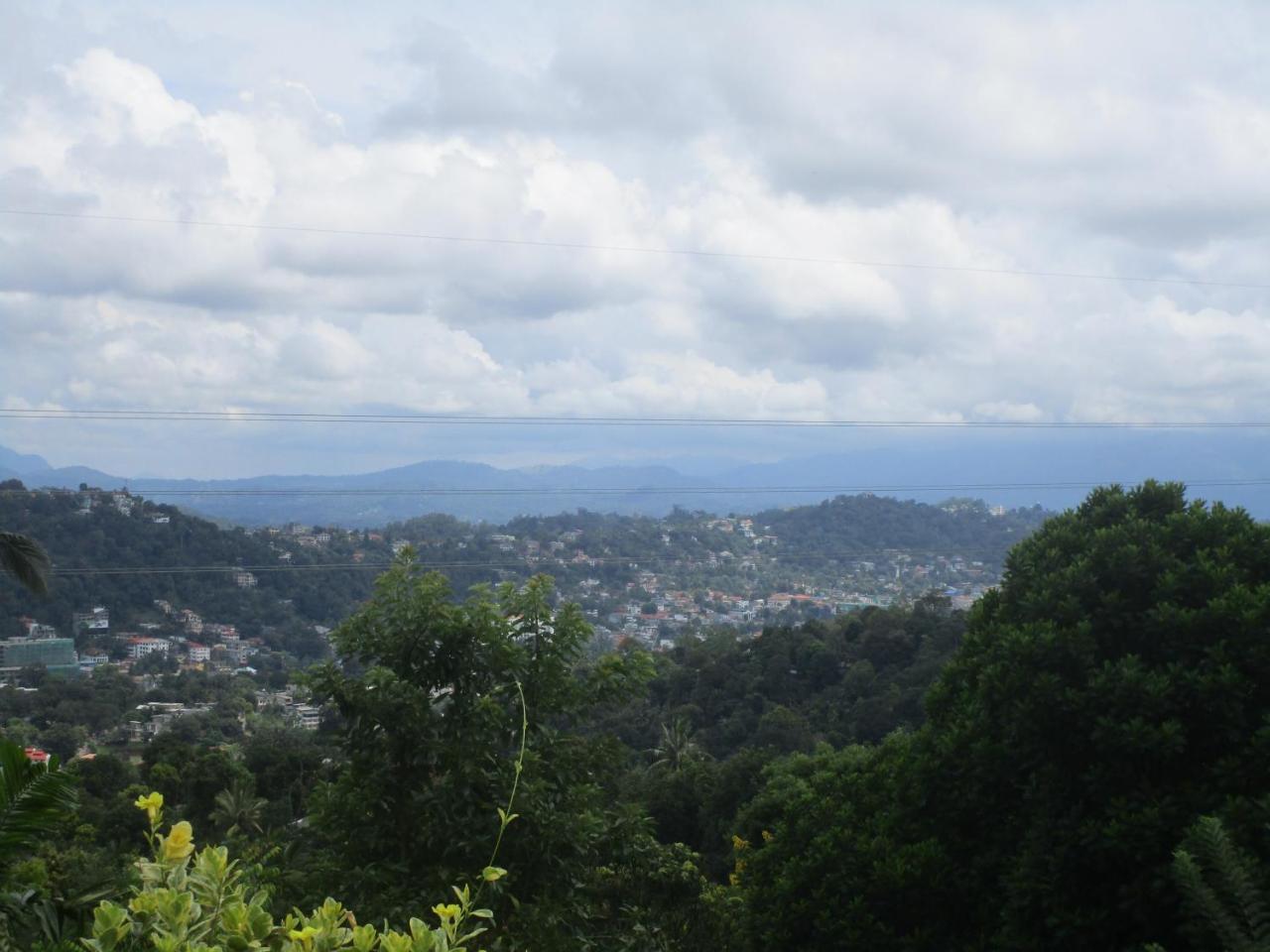 New Nethmi Villa Kandy Exterior foto
