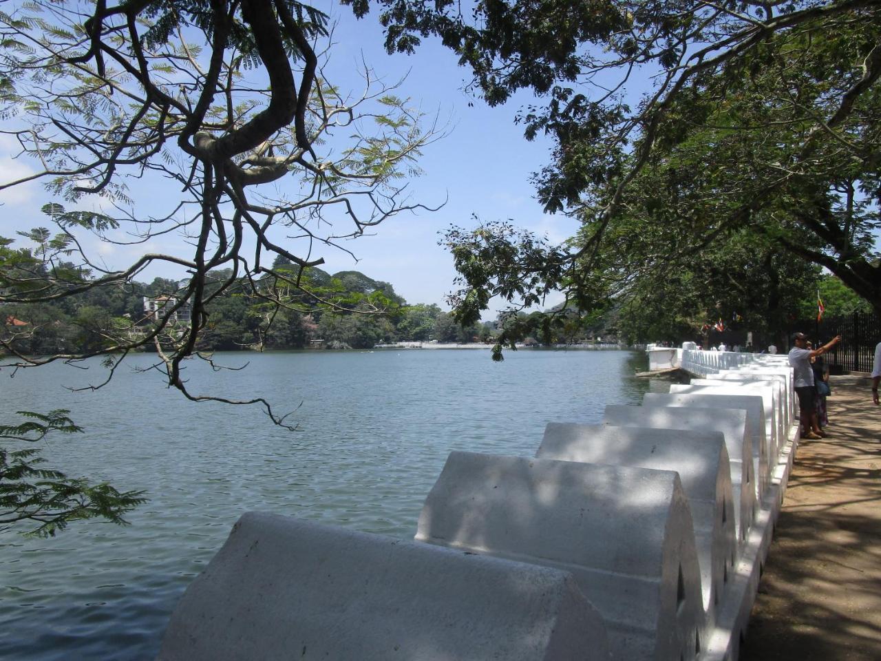 New Nethmi Villa Kandy Exterior foto